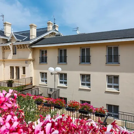 منتجع Camille 3*